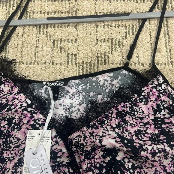 Buffalo David Bitton  floral lace romper size L - Picture 7 of 8